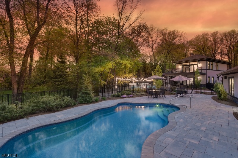 545 Franklin Ave, Wyckoff, NJ 07481 - photo 1