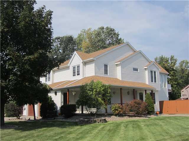 284 Selkirk Dr, North Tonawanda, NY 14120 - photo 1