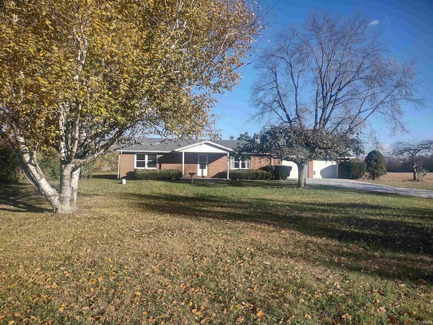 11256 N 200 W, Alexandria, IN 46001 - photo 1