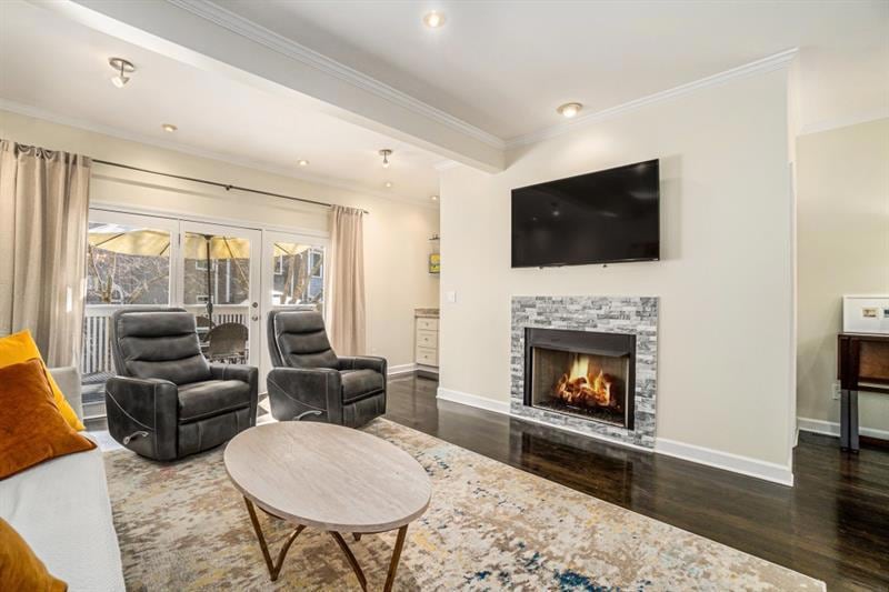 Gorgeous Updated Townhome nestled in the heart of Buckhead!