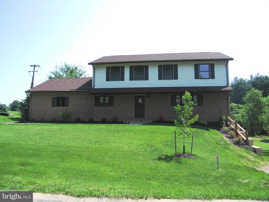 10803 Donelson Dr, Williamsport, MD 21795 - photo 1