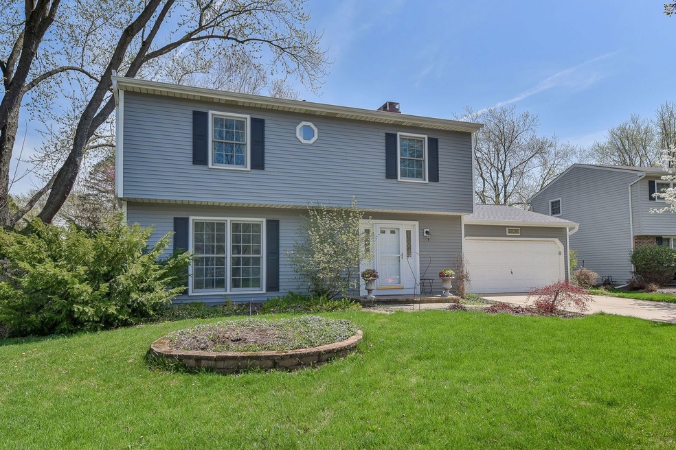 1608 Clyde Dr, Naperville, IL 60565 - photo 1