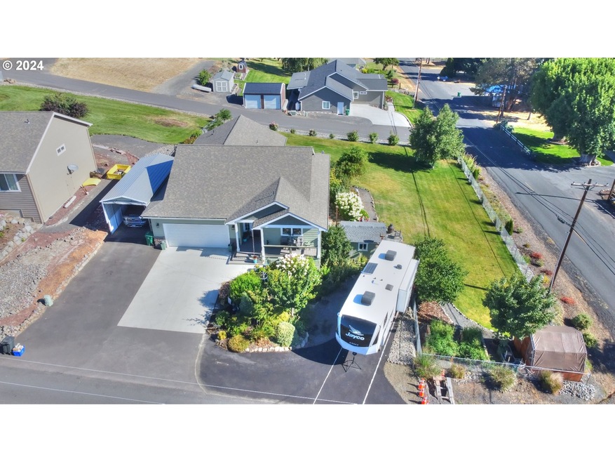 3125 E 13th St, the Dalles, OR 97058 - photo 1