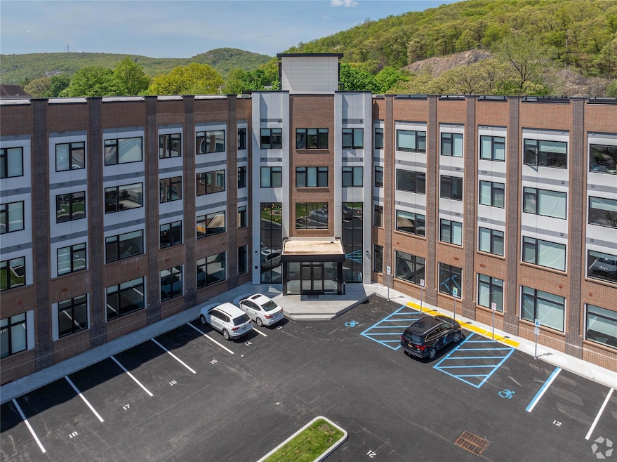 15 Washington Ave unit 202, Suffern, NY 10901 - photo 1