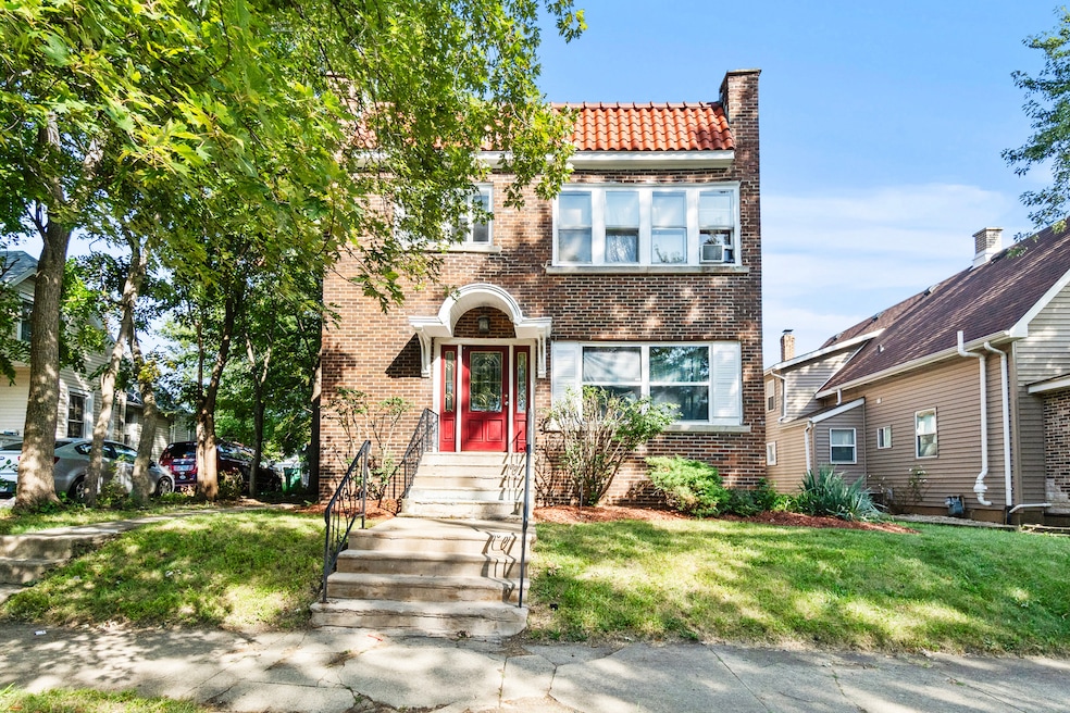 910 Nicholson St, Joliet, IL 60435 - photo 1