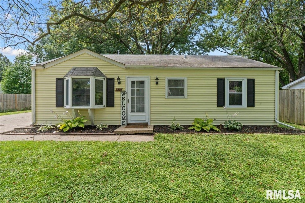 3203 W 69th St, Davenport, IA 52806 - photo 1