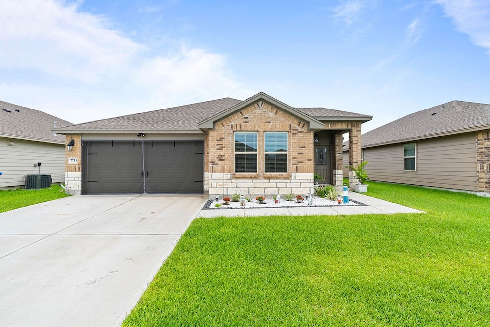 7753 Lariat Toss Dr, Corpus Christi, TX 78414 - photo 1