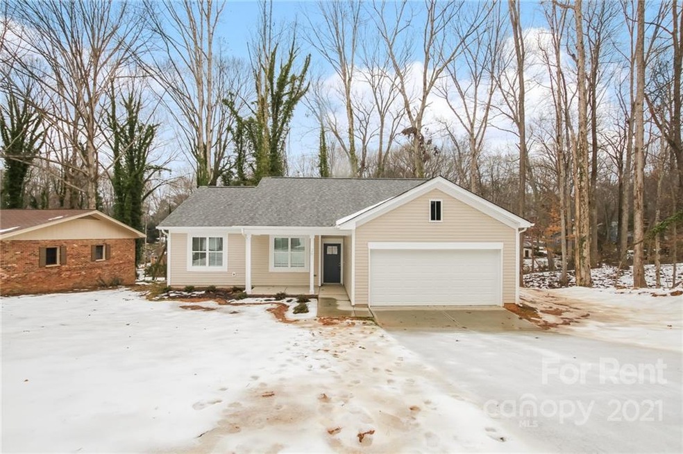 2611 Caroline Dr, Statesville, NC 28625 - photo 1