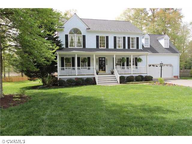 Exterior Front - Beautiful Lake Front Home - Don't