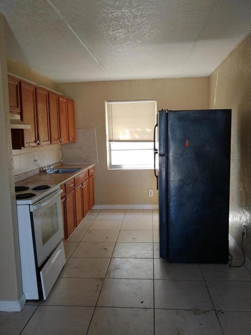 824 21st St unit 4, West Palm Beach, FL 33407 - photo 1