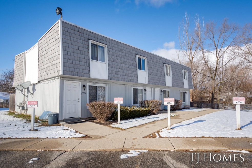 4252 Langley CT-2