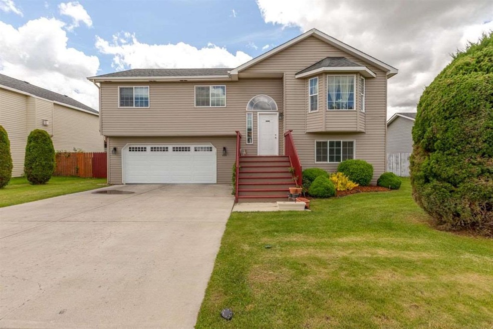 426 Beverly Ave, Medical Lake, WA 99022 - photo 1