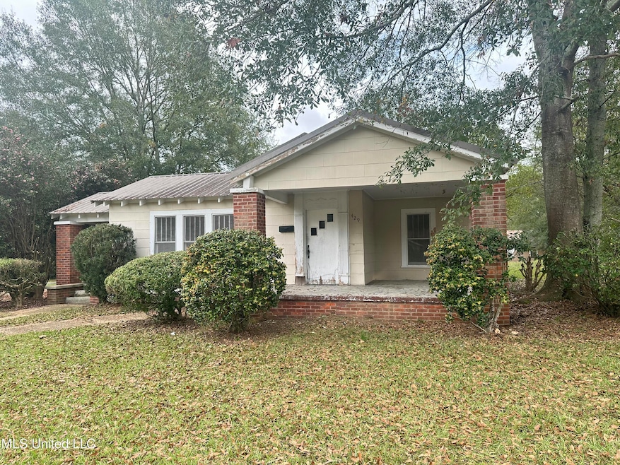 429 1st Ave NE, Magee, MS 39111 - photo 1