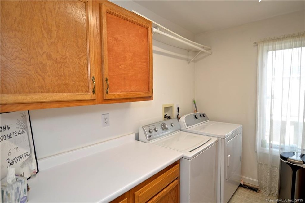 916 Reef Rd, Fairfield, CT 06824 - photo 1