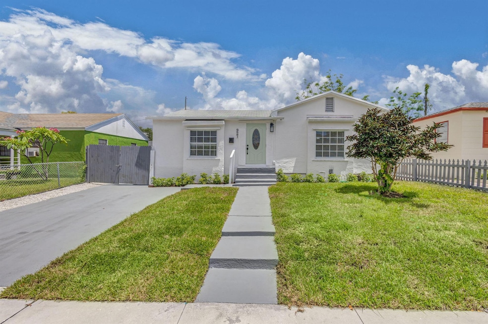 927 34th St, West Palm Beach, FL 33407 - photo 1
