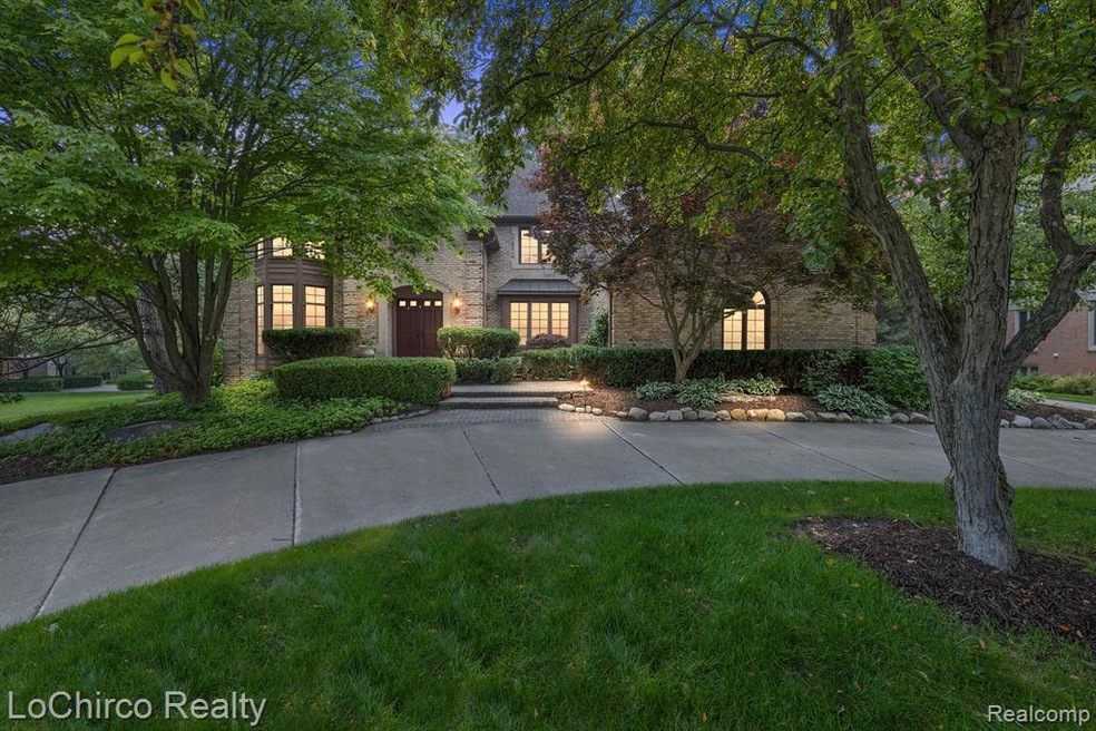 3075 Woodcreek Way, Bloomfield Hills, MI 48304 - photo 1