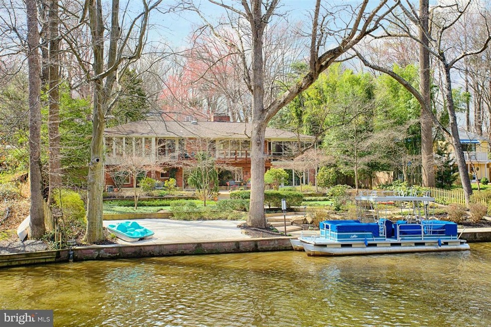 6512 Lakeview Dr, Falls Church, VA 22041 - photo 1