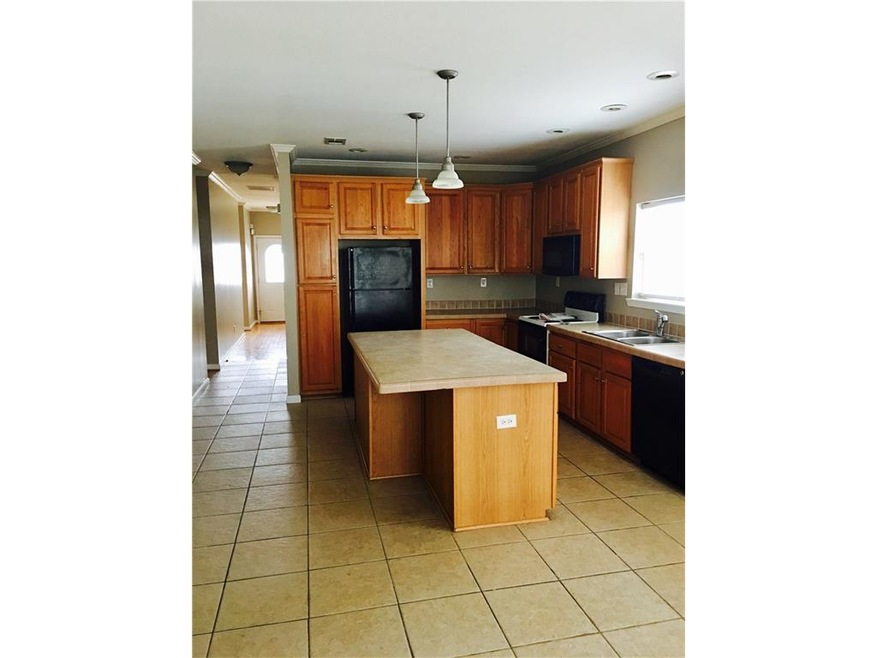 KITCHEN WITH DINNING SPACE