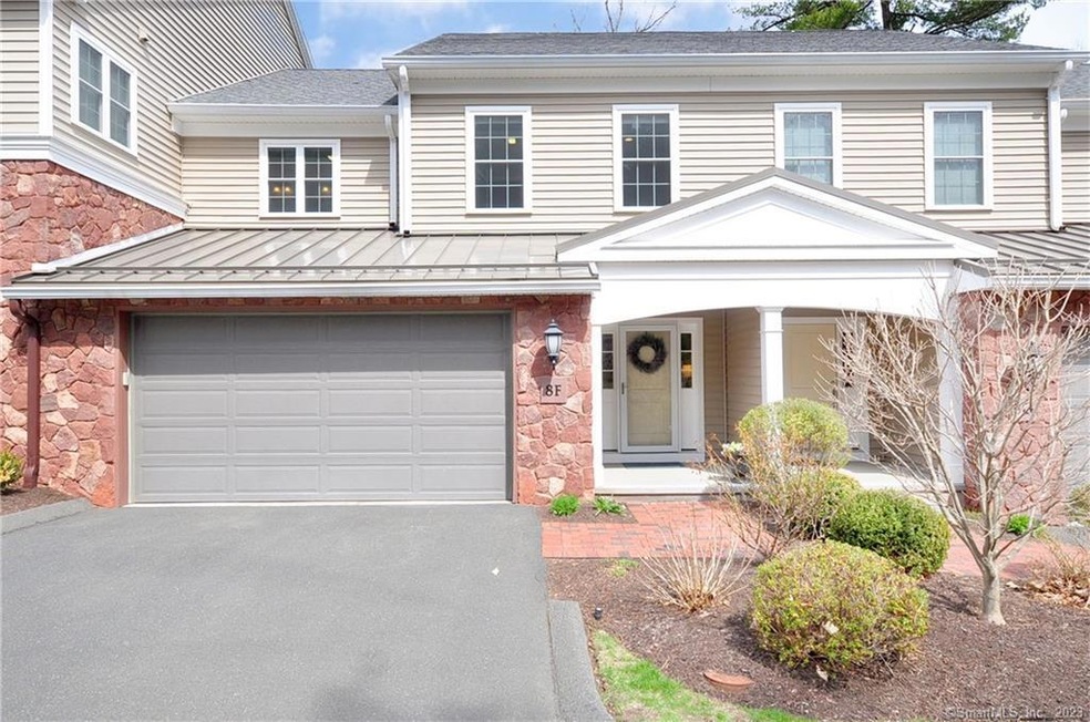 Front view of this beautiful townhome