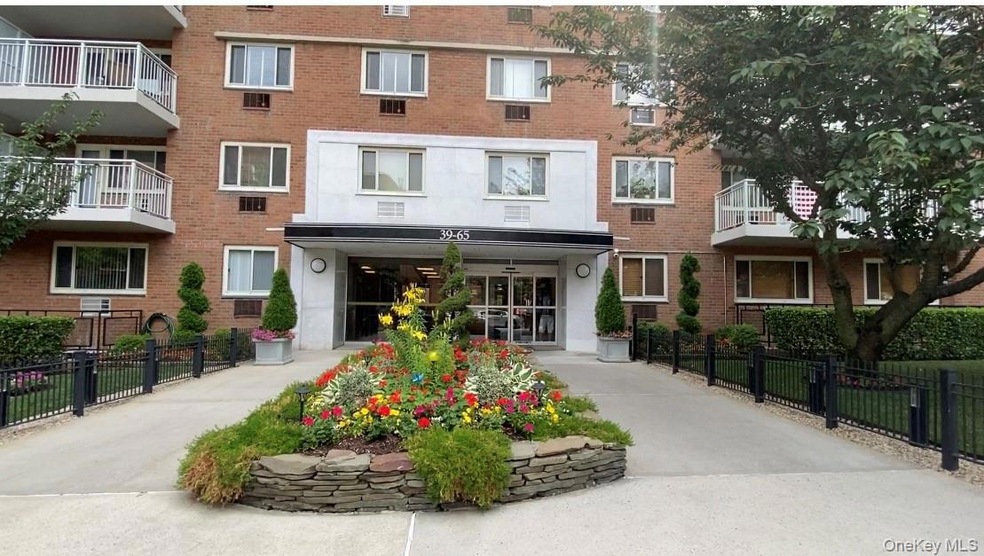 Berkeley Co-Op Towers unit 4C, Woodside, NY 11377 - photo 1