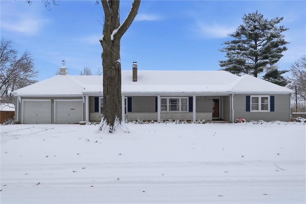 1004 W 96th St, Kansas City, MO 64114 - photo 1