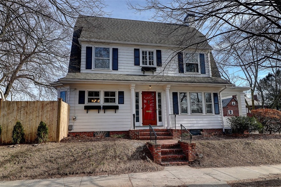 217 Slater Ave, Providence, RI 02906 - photo 1