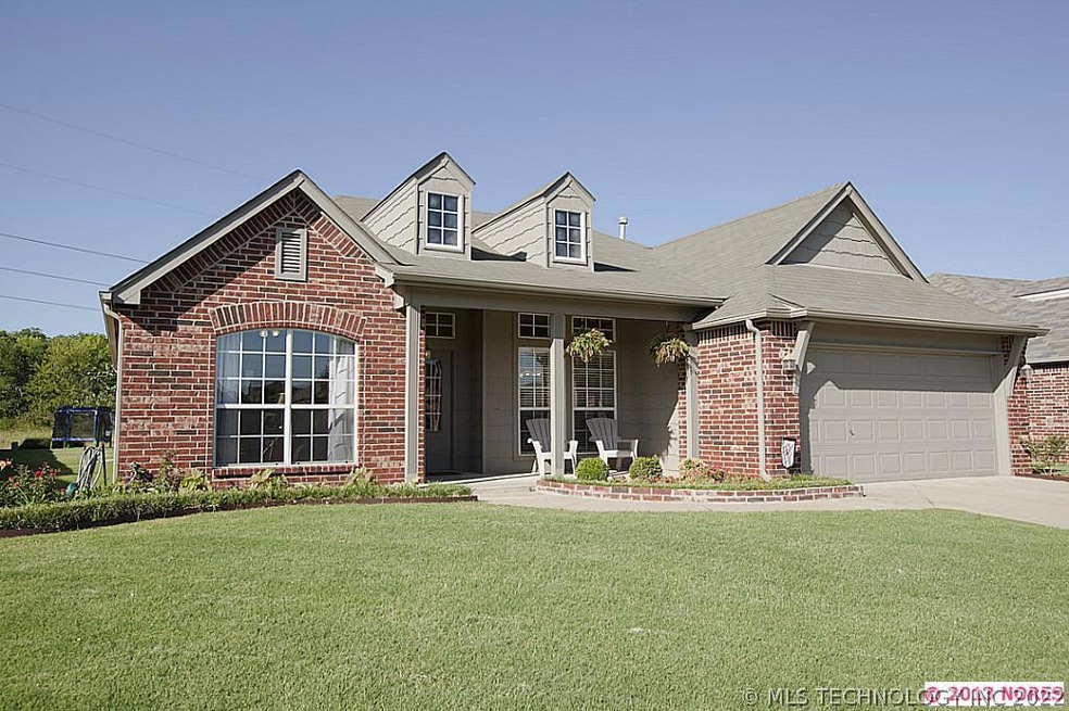 Desirable Churchill Park with Playground, Trails &