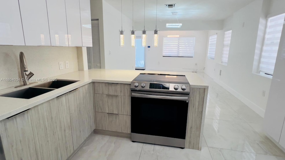 841 S 24th Ave unit A, Hollywood, FL 33020 - photo 1