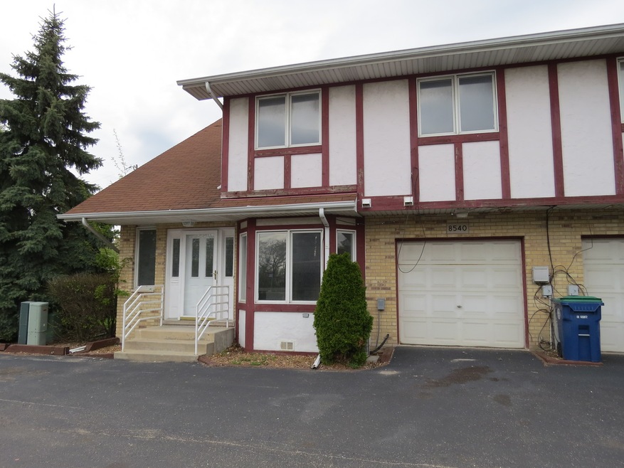 8540 W 95th St, Hickory Hills, IL 60457 - photo 1