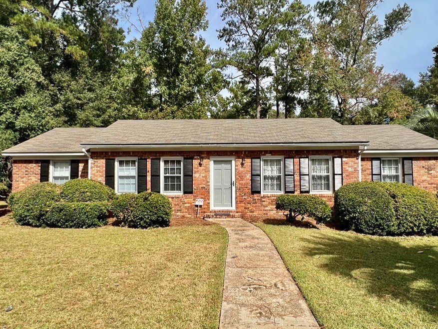 1800 W Lakeridge Dr, Albany, GA 31707 - photo 1