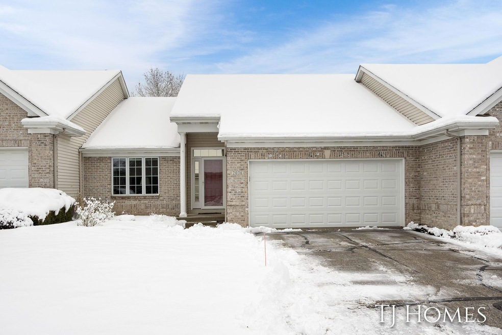 2036 Palmerton Ct NE unit 70, Grand Rapids, MI 49505 - photo 1