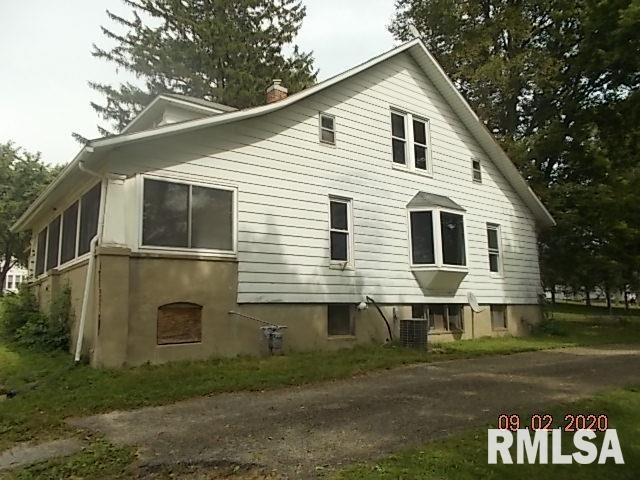 612 S Mclean St, Lincoln, IL 62656 - photo 1