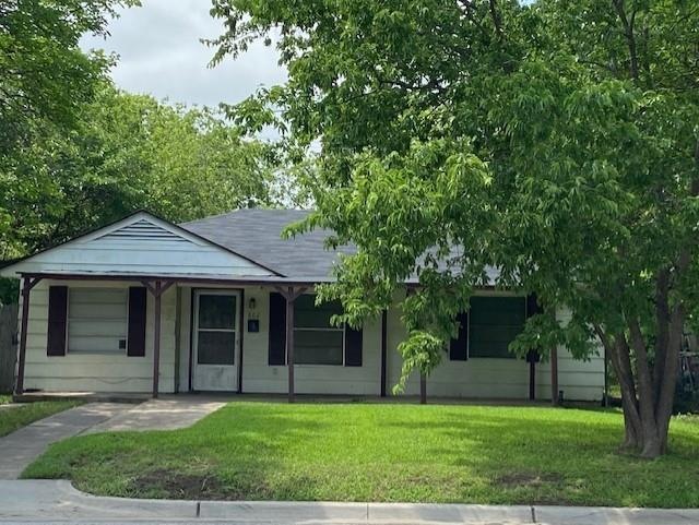 802 SW Dallas St, Grand Prairie, TX 75051 - photo 1