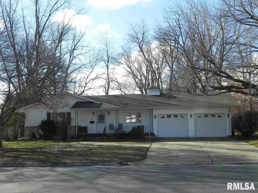1717 Broadway St, Lincoln, IL 62656 - photo 1