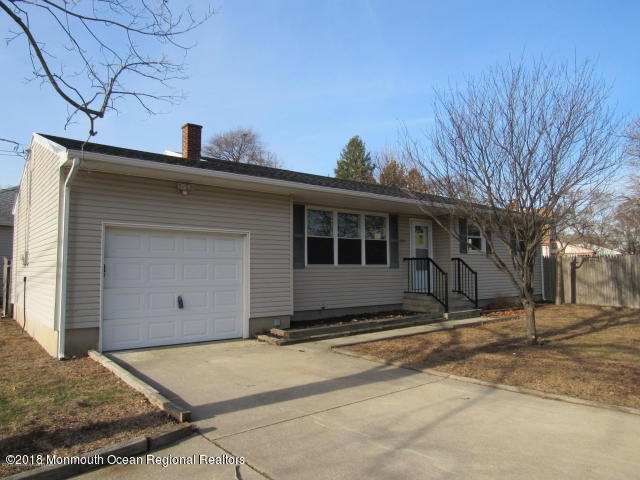 2201 Foster Front