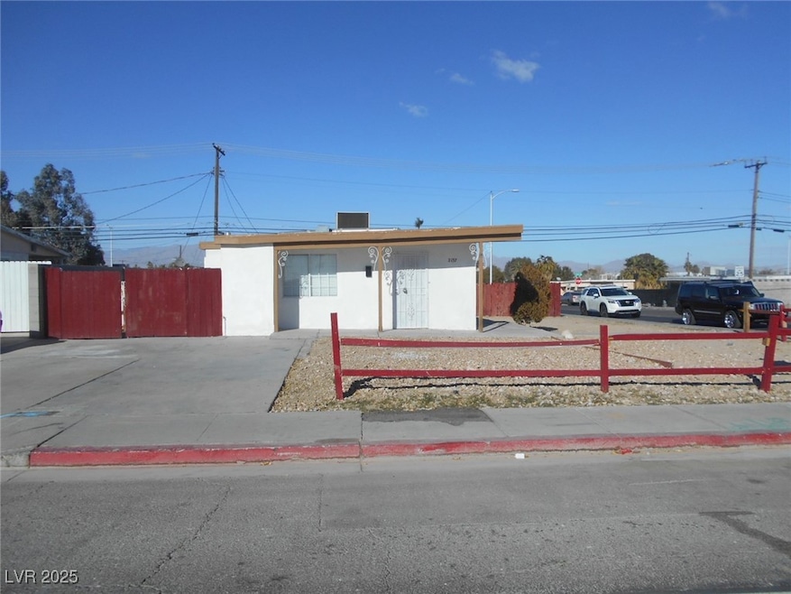 2137 E Saint Louis Ave, Las Vegas, NV 89104 - photo 1