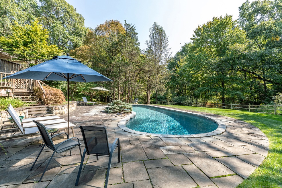 28 Quaker Ridge Rd, Sherman, CT 06784 - photo 1