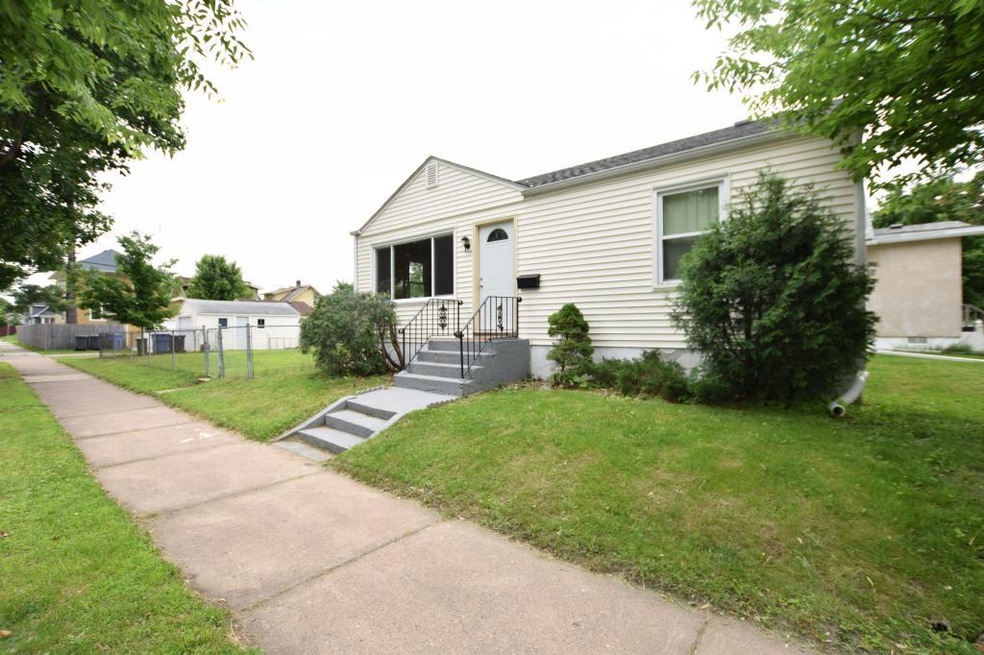 Welcome to 3958 Dupont!