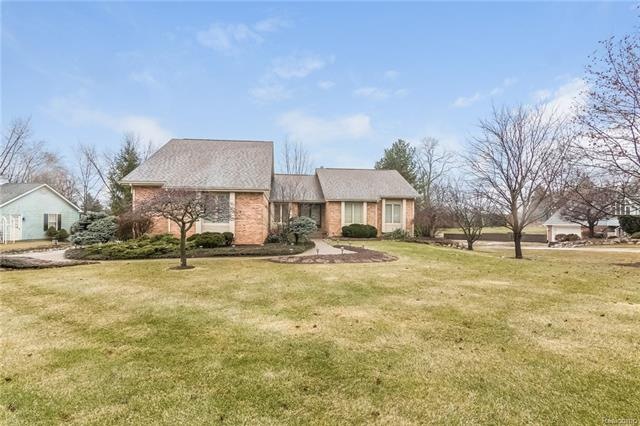 8169 Orchardview