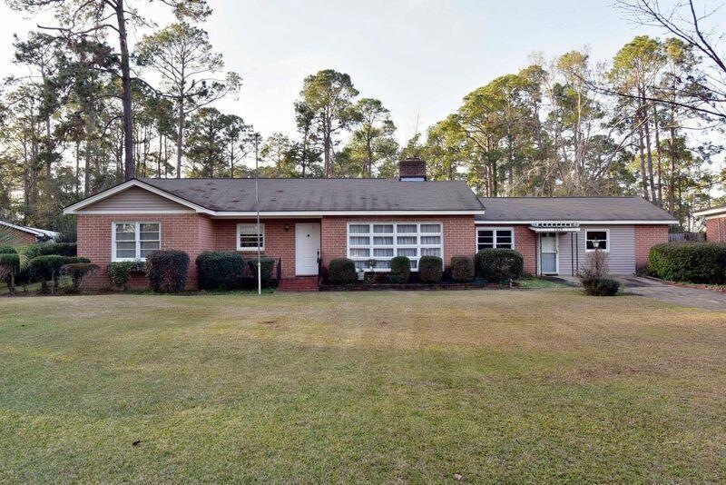1019 Forest Glen Dr, Albany, GA 31707 - photo 1