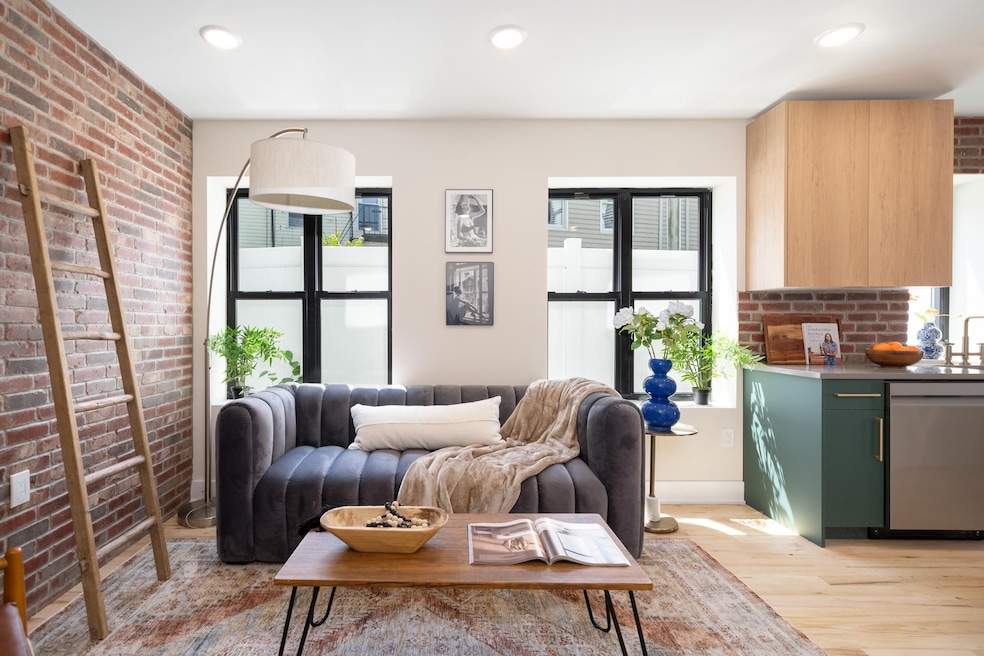 For Sale $449,150 • Co-Listing Agent