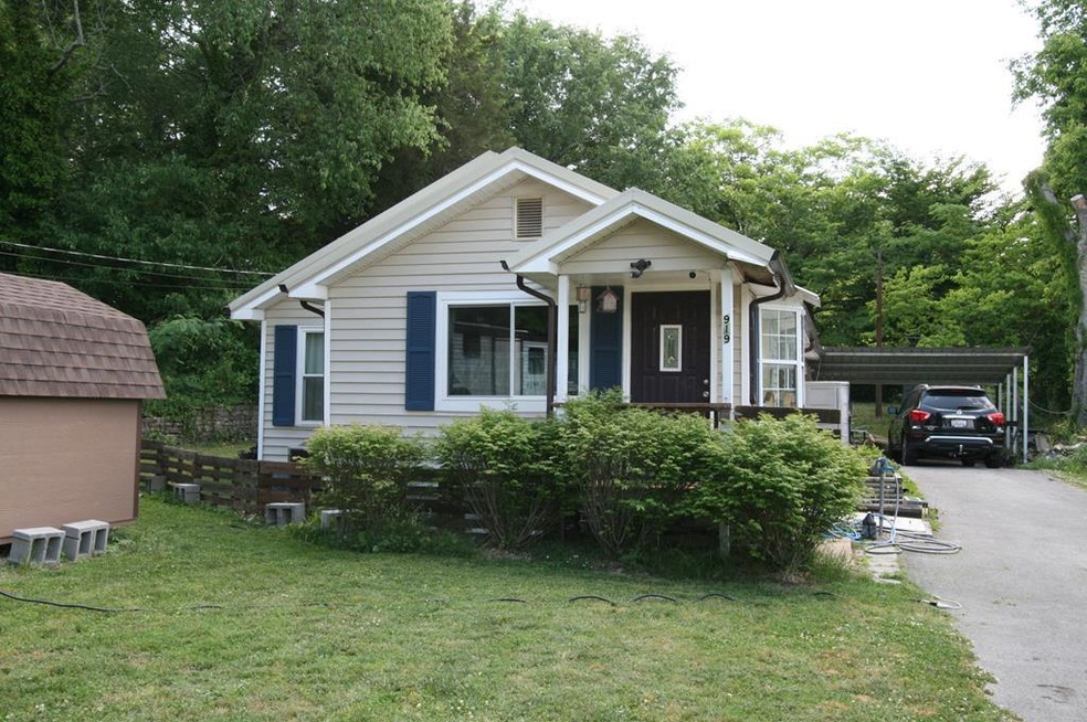 919 S Oakwood St, Rossville, GA 30741 - photo 1