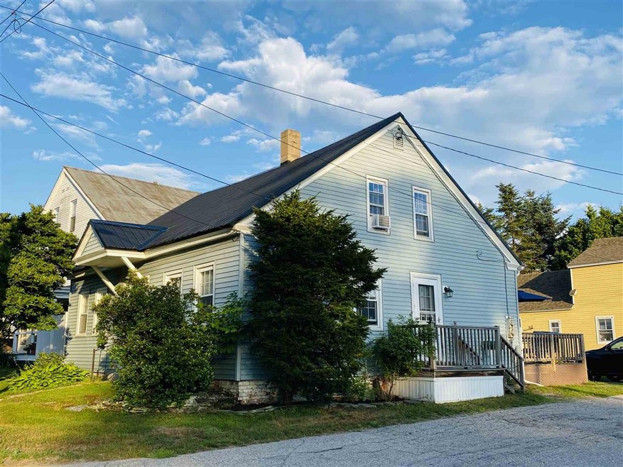 21 Bunker Hill St, Lancaster, NH 03584 - photo 1