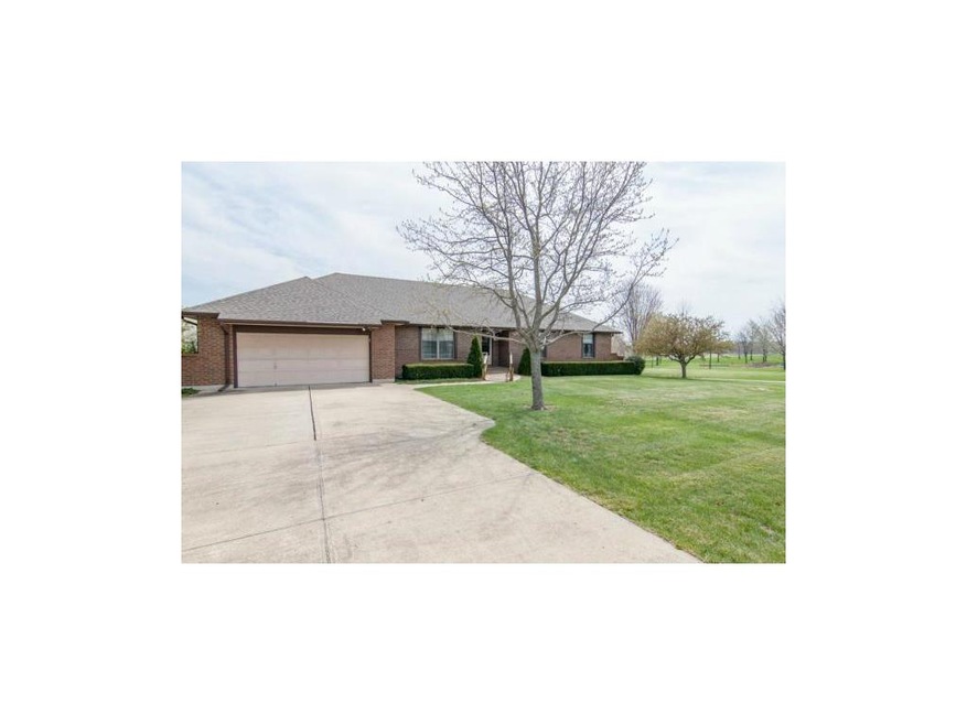 603 Falcon St, Raymore, MO 64083 - photo 1