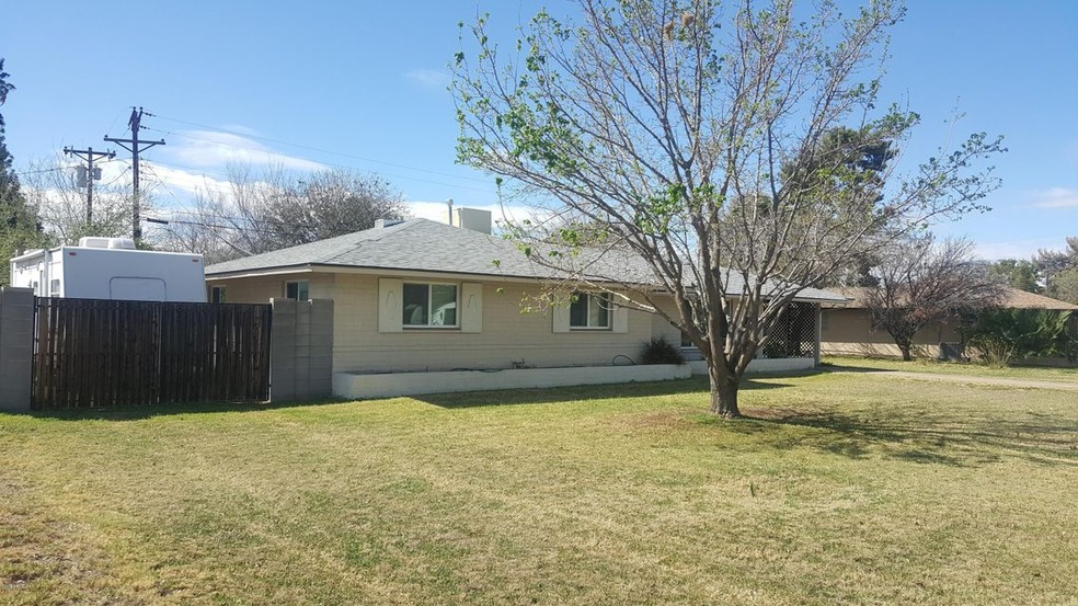 2833 E. Campbell