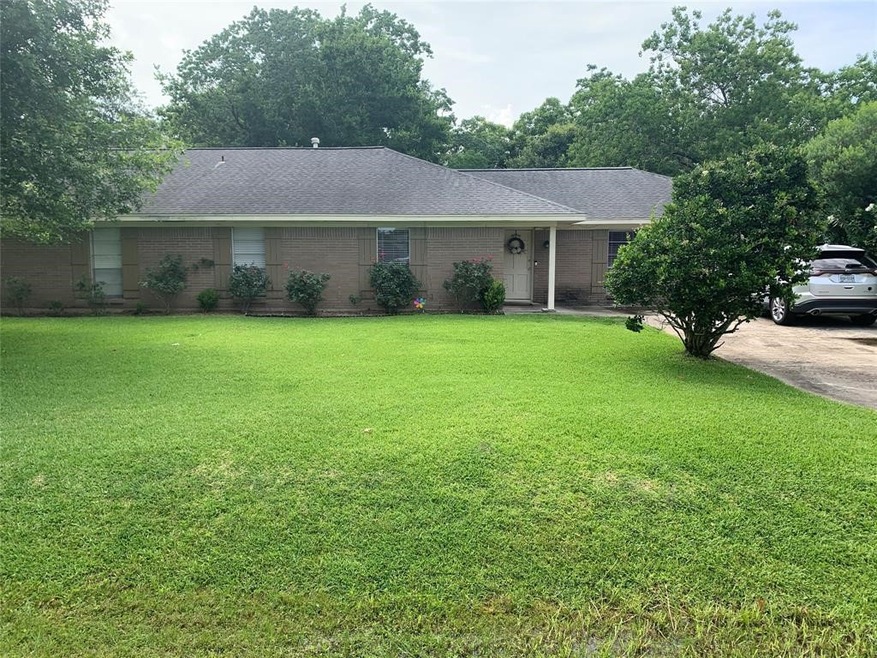 204 Skyview Terrace unit A, Friendswood, TX 77546 - photo 1