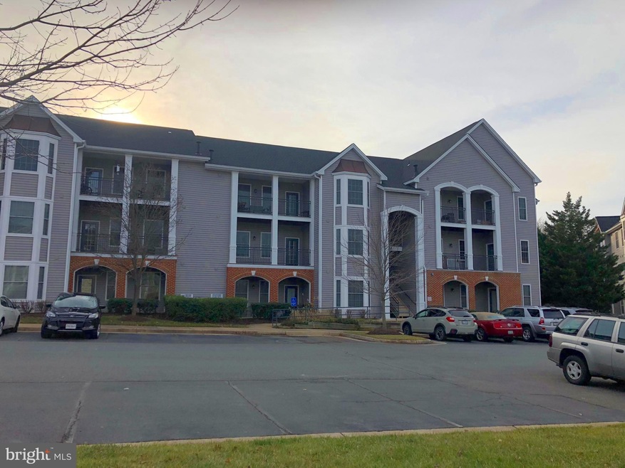 20451 Chesapeake Square unit 203, Sterling, VA 20165 - photo 1