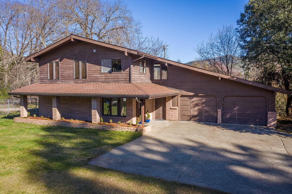 299FoothillBlvd-001