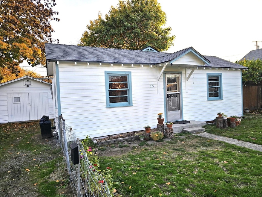 House with Gargage