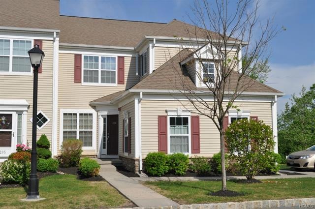 3 Bainbridge Place unit 206, Newburgh, NY 12550 - photo 1
